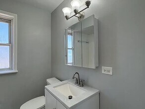 8105 Keating Ave in Skokie, IL - Foto de edificio - Building Photo