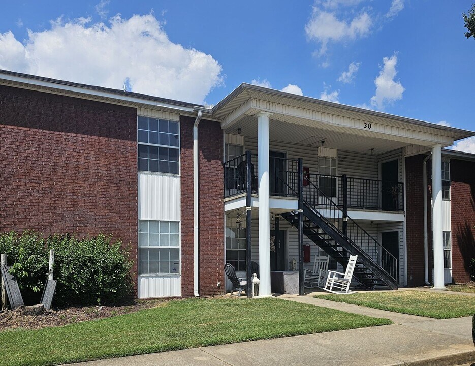 51 Cedar Creek Ct in Van Buren, AR - Building Photo
