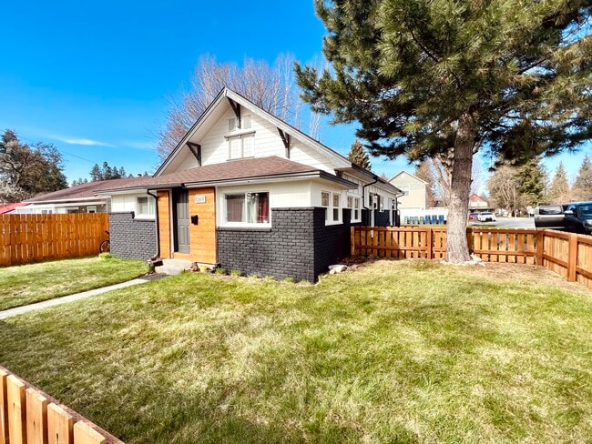 1069 N 1st St, Unit 3