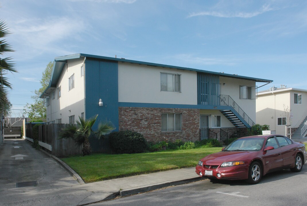 2356 Sutter Ave in Santa Clara, CA - Foto de edificio