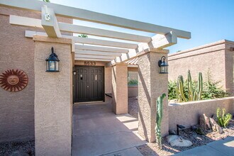 8633 E Clydesdale Trail in Scottsdale, AZ - Building Photo - Building Photo