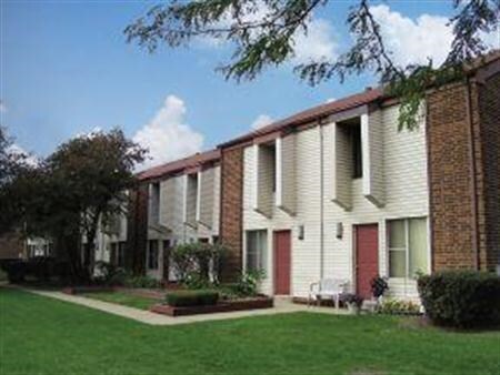 Ivywood Apartments in Columbus, OH - Building Photo - Building Photo