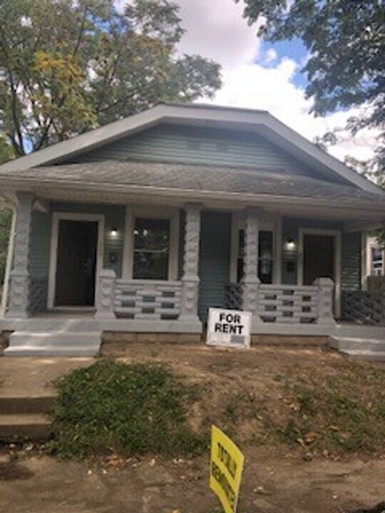 239 N Tacoma Ave in Indianapolis, IN - Building Photo