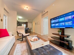 4504 W Spruce St-Unit -130 in Tampa, FL - Building Photo - Building Photo