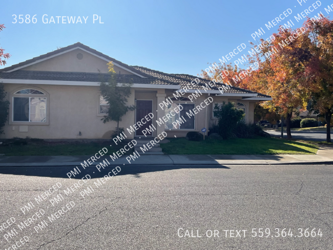 3586 Gateway Pl in Merced, CA - Building Photo - Building Photo