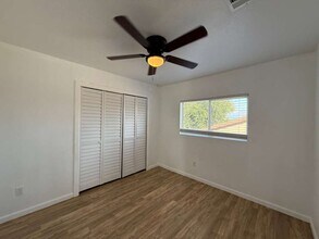 5331 Bakersfield St in San Antonio, TX - Foto de edificio - Building Photo