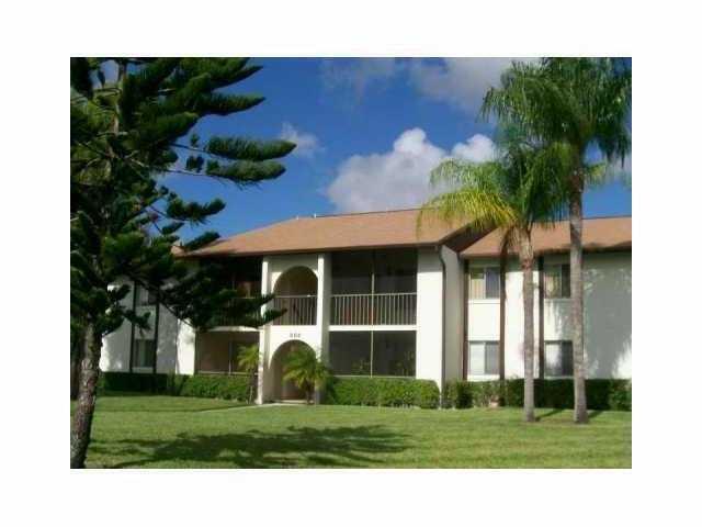4857 Sable Pine Cir in West Palm Beach, FL - Building Photo