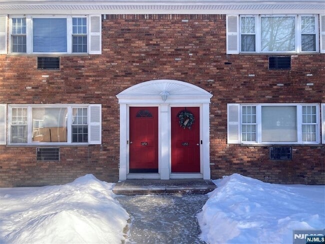 property at 1251 Valley Rd