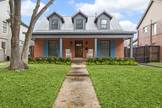 property at 2420 Nottingham St