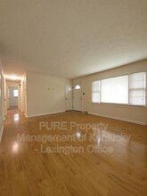 557 Ashley Way in Lexington, KY - Building Photo - Building Photo