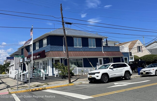 65 Grand Central Ave in Lavallette, NJ - Building Photo - Building Photo