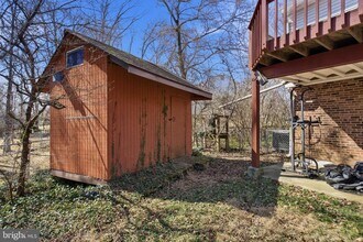 3343 Slade Run Dr in Falls Church, VA - Building Photo - Building Photo