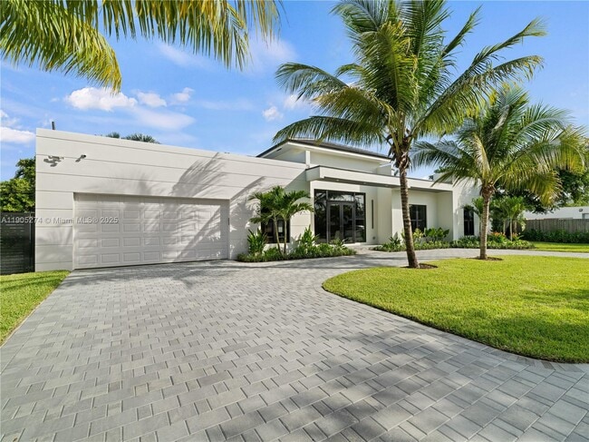 543 NE 109th St in Miami, FL - Building Photo - Building Photo