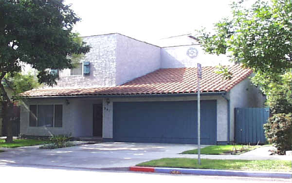 241 Kenwood St in Glendale, CA - Building Photo - Building Photo