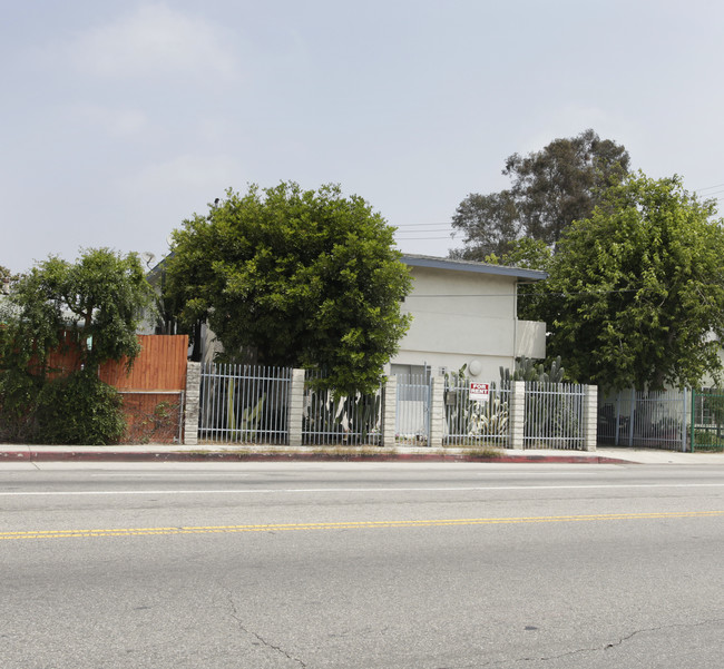 11689 Oxnard St in North Hollywood, CA - Building Photo - Building Photo