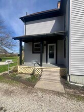 221 Charlotte St NW in North Canton, OH - Foto de edificio - Building Photo