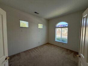 6220 Orchard Hill Way in Elk Grove, CA - Building Photo - Building Photo
