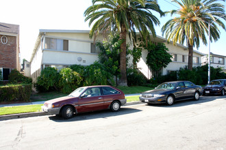 131 N Belmont St in Glendale, CA - Building Photo - Building Photo