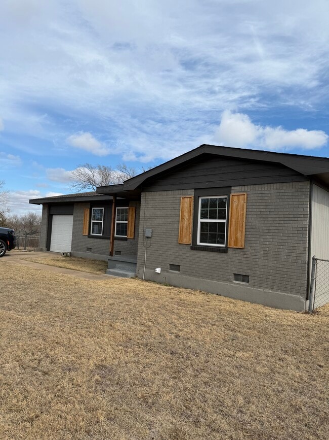 1415 NW 44th St in Lawton, OK - Building Photo - Building Photo