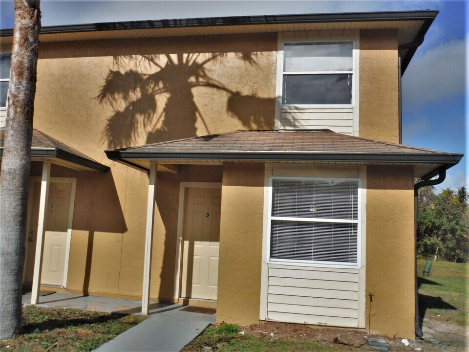103 Booth Ln in Kissimmee, FL - Building Photo
