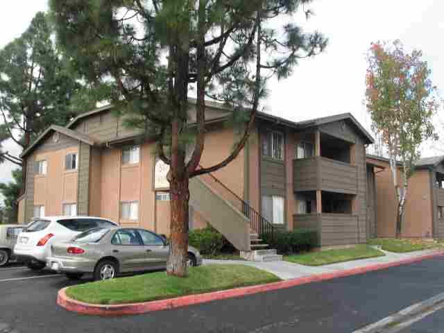 517 Calle Montecito in Oceanside, CA - Foto de edificio