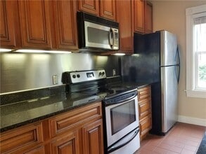 3 Bayview Ave in Bristol, RI - Building Photo - Building Photo