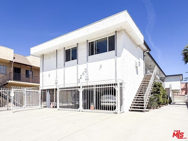 2540 3rd Ave in Los Angeles, CA - Building Photo - Building Photo