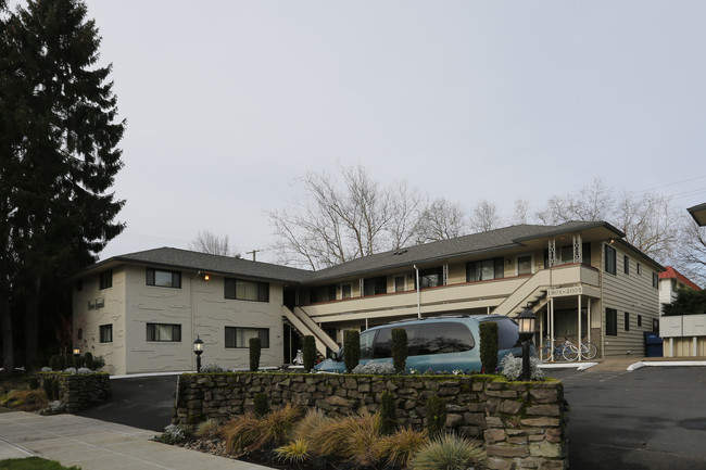 Crown Imperial in Portland, OR - Foto de edificio - Building Photo