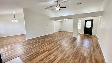 6601 Shiner St in Austin, TX - Building Photo - Building Photo