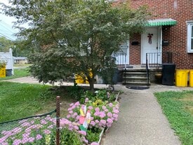 1000 Linda Lee Dr in Glen Burnie, MD - Building Photo