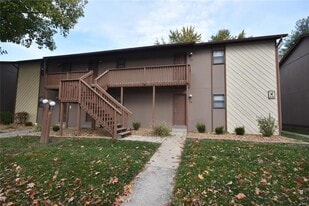 76 Peachtree Ln in Fairview Heights, IL - Building Photo