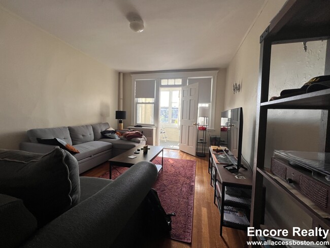 1642 Commonwealth Ave, Unit 4