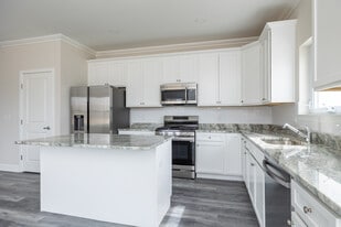 Mountain Ridge at Sussex in Hardyston, NJ - Building Photo