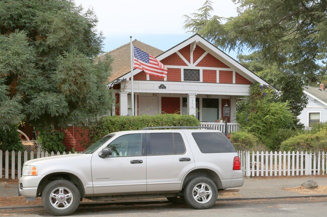 543 Franklin St in Napa, CA - Foto de edificio - Building Photo