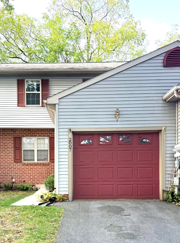 property at 2007 Acorn Dr