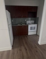 2046 SW 7th St in Miami, FL - Building Photo