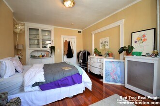 10 Strathmore Rd in Brookline, MA - Building Photo - Building Photo