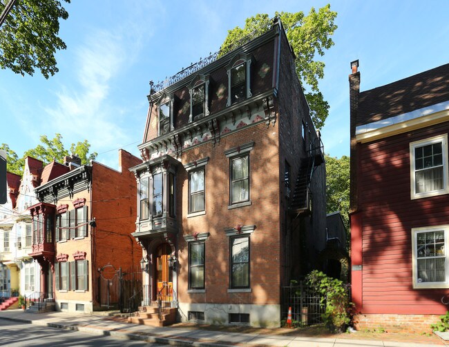 25 N Ferry St in Schenectady, NY - Building Photo - Building Photo