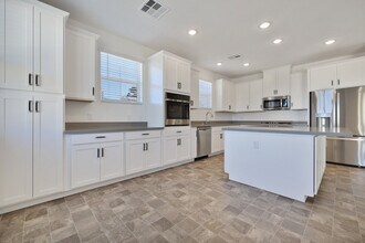 2555 Hampton Rd, Unit 4302 in Henderson, NV - Building Photo - Building Photo