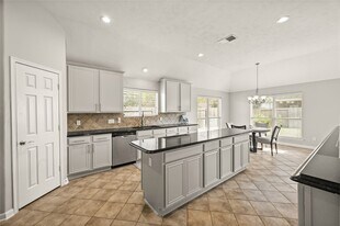 1330 Leigh Gdns Dr in Sugar Land, TX - Building Photo