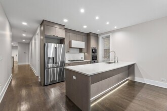 2814 W North Ave in Chicago, IL - Building Photo - Building Photo