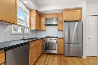 3047 60th Ave SW in Seattle, WA - Building Photo - Building Photo