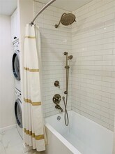 8211 Katy Fwy in Houston, TX - Building Photo - Building Photo