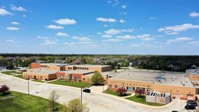 3169 Saganashkee Ln in Naperville, IL - Building Photo - Building Photo
