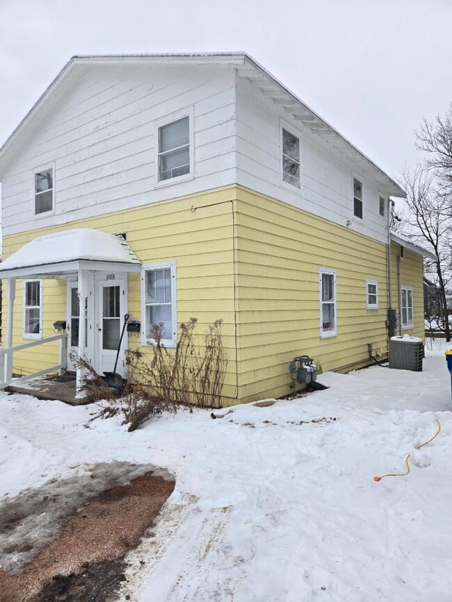 210 Hendricks St in Merrill, WI - Building Photo - Building Photo
