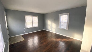 3912 N Atlantic Ave in Peoria Heights, IL - Building Photo - Building Photo