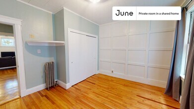 Room in Shared 4 bed/1 bath home in Boston, MA - Foto de edificio - Building Photo