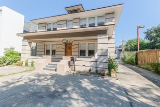 1716 Richmond Ave. in Houston, TX - Building Photo - Building Photo