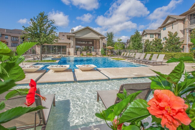 Ovation at Lewisville Apartment Homes