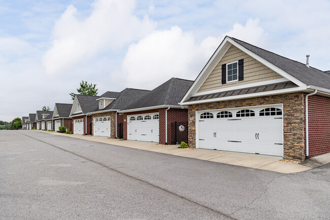 Elk Acres in Gallatin, TN - Building Photo - Building Photo